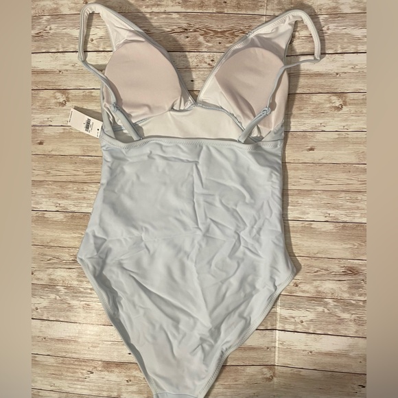 🆕 RESERVED BB Old Navy Women’s Ruched Deep V-Neck One Piece Swim Swimsuit - Picture 5 of 12